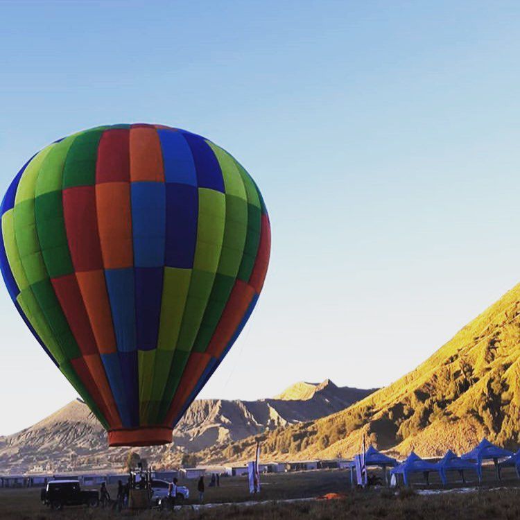 Naik Balon Udara Kini Bisa di Bromo, Tak Perlu Jauhjauh